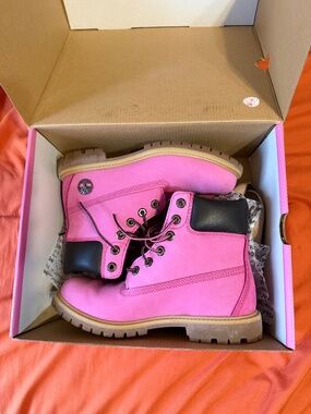 Limited edition, Susan G Komen x Timberland